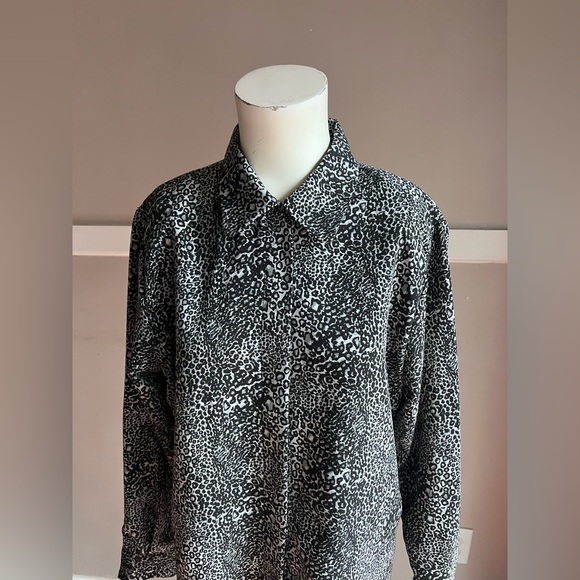 Anna Monochrome Leopard Print Top - Picture 2 of 4